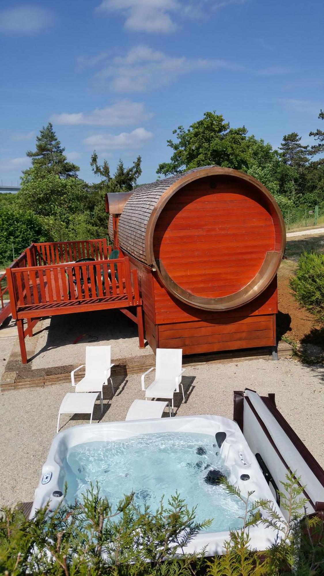 Camping De La Pelouse Jaulny Номер фото
