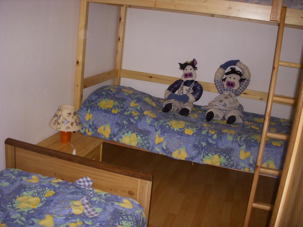 Camping De La Pelouse Jaulny Номер фото