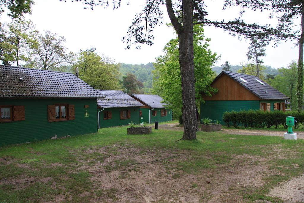 Camping De La Pelouse Jaulny Номер фото